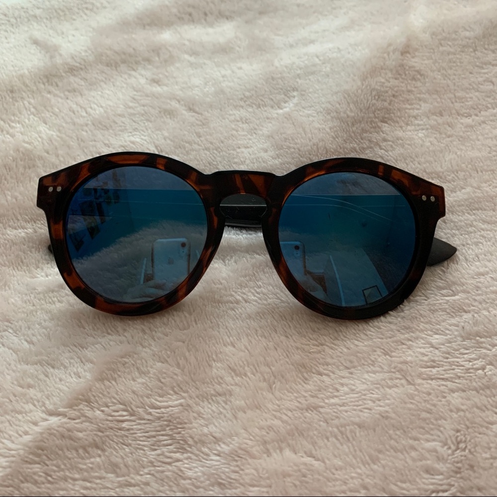 Round sunglasses from Gap